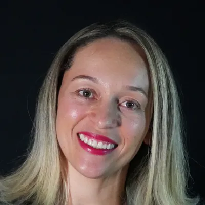 Retrato da Dani, fundadora da Amor Quentinho